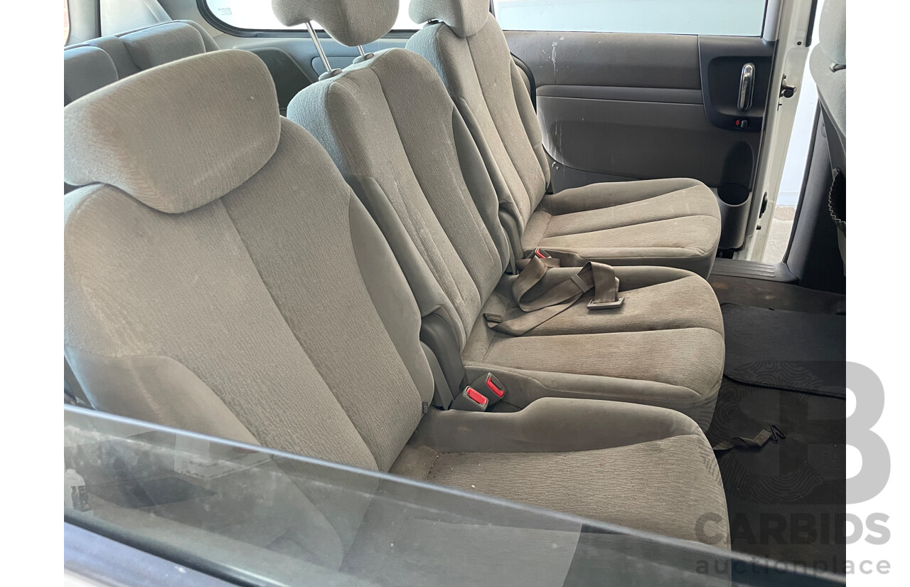 06/10 Kia Grand Carnival Si FWD VQ MY11 4D Wagon White 3.5L