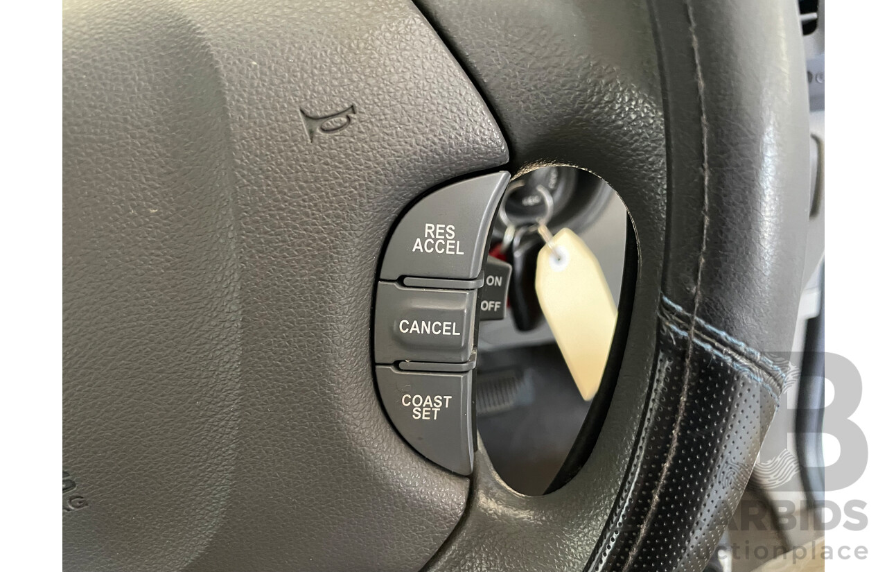 06/10 Kia Grand Carnival Si FWD VQ MY11 4D Wagon White 3.5L