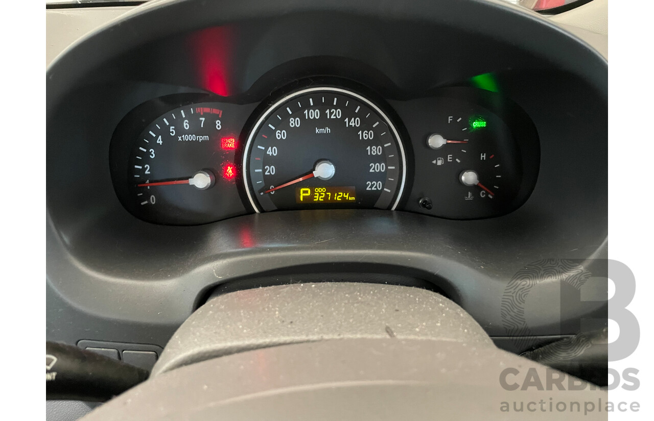 06/10 Kia Grand Carnival Si FWD VQ MY11 4D Wagon White 3.5L