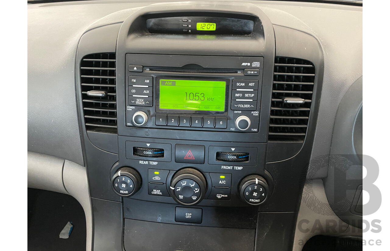 06/10 Kia Grand Carnival Si FWD VQ MY11 4D Wagon White 3.5L