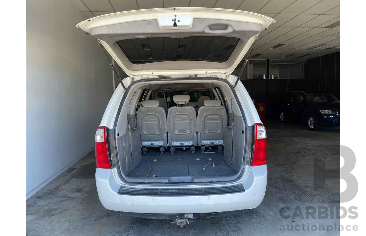 06/10 Kia Grand Carnival Si FWD VQ MY11 4D Wagon White 3.5L