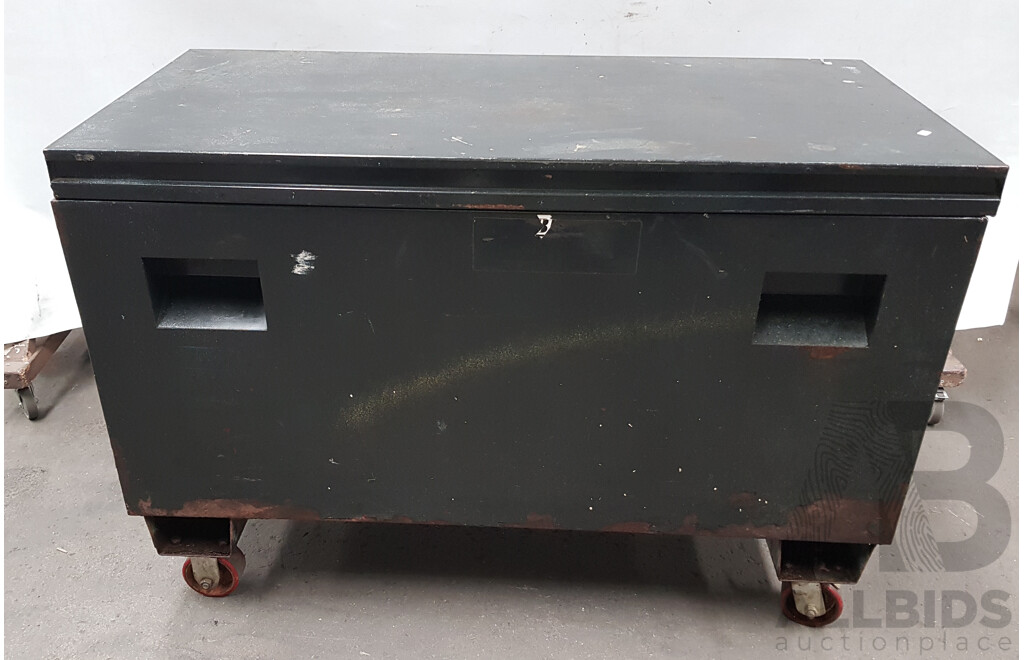 Heavy Duty Tool Box on Wheels