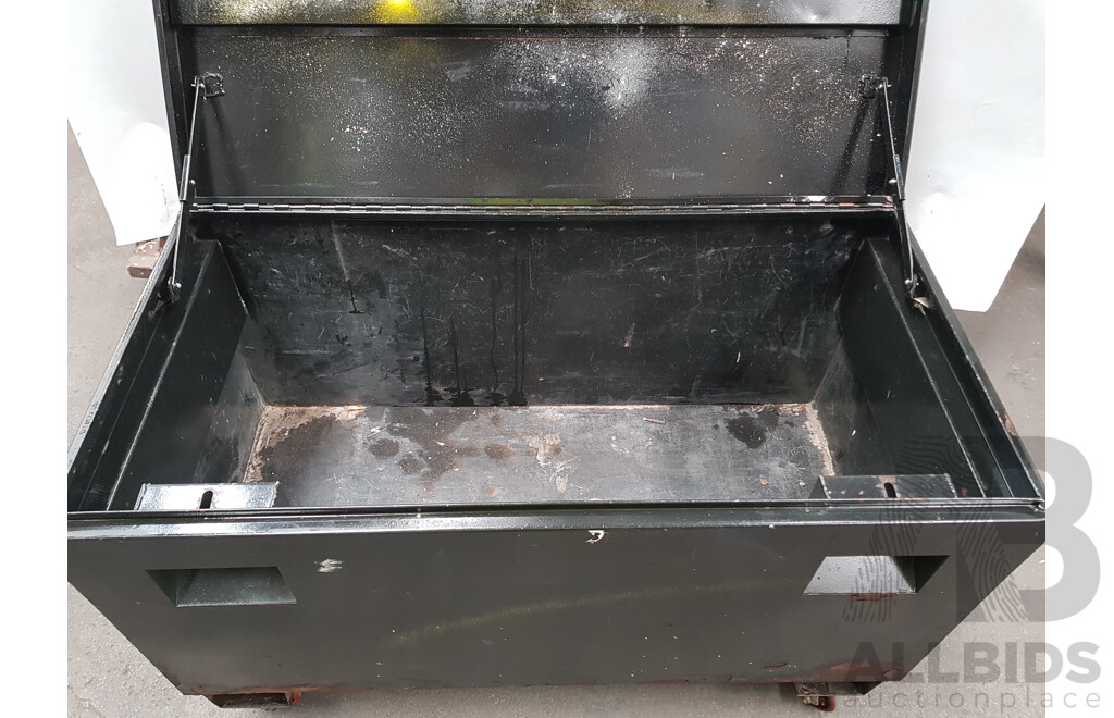 Heavy Duty Tool Box on Wheels