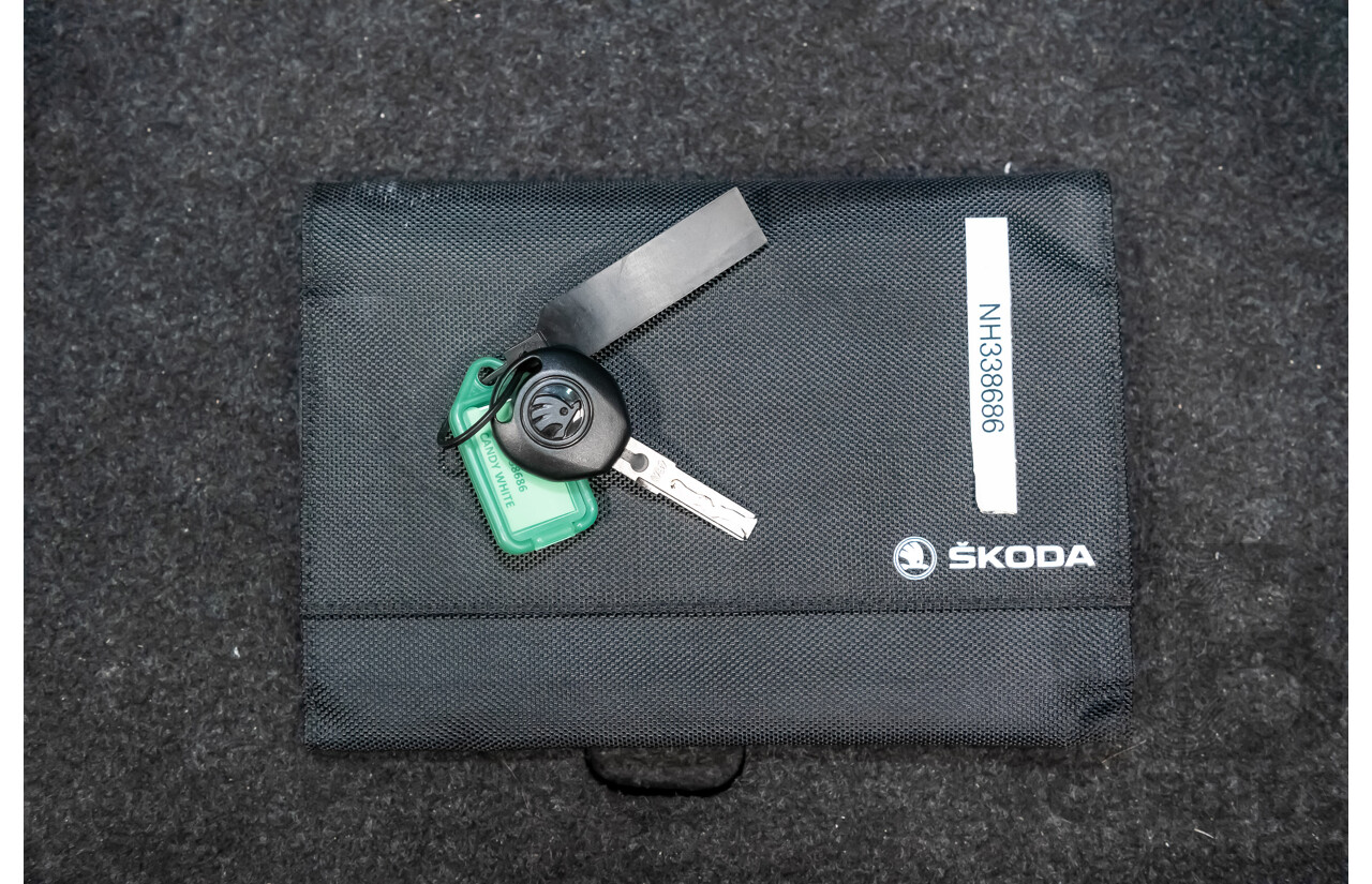 5/2018 Skoda Rapid Spaceback Style 92 TSI NH MY18 4d Wagon White Turbo 1.4L