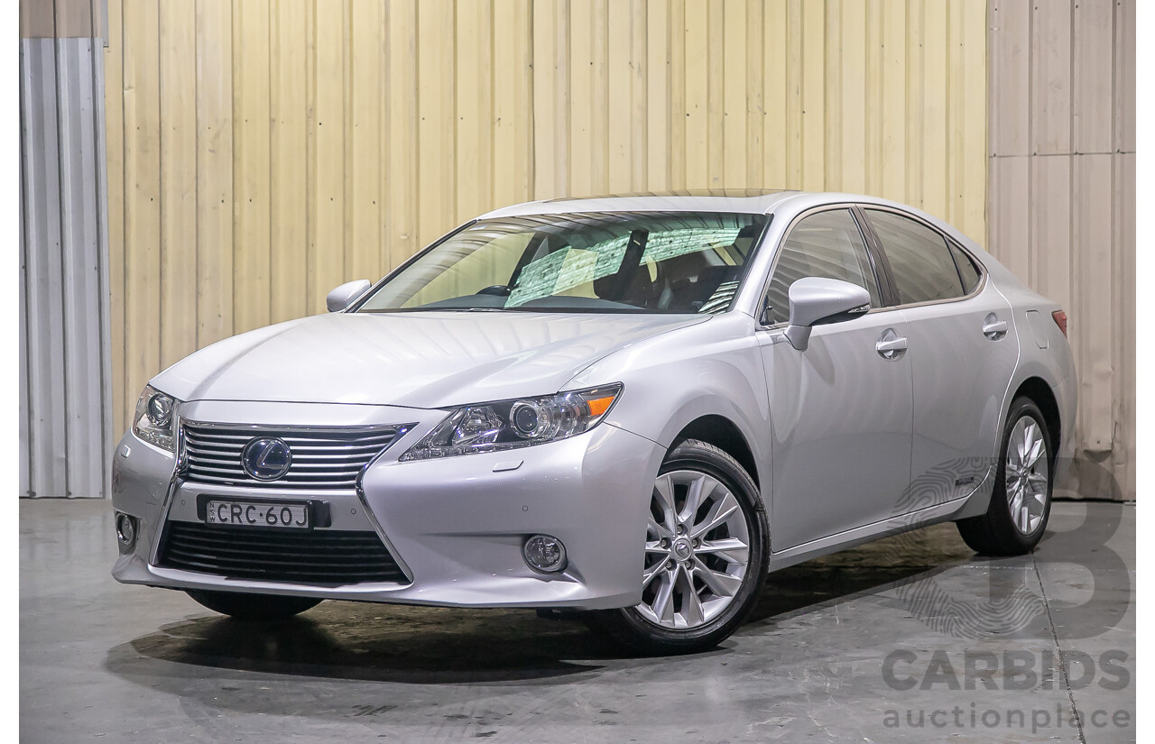 11/2013 Lexus Es300h Sports Luxury AVV60R 4d Sedan Metallic Silver 2.5L - Hybrid