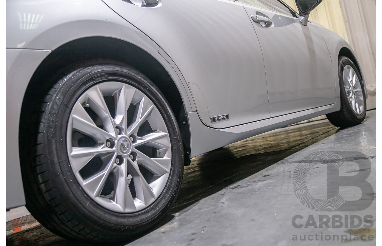 11/2013 Lexus Es300h Sports Luxury AVV60R 4d Sedan Metallic Silver 2.5L - Hybrid