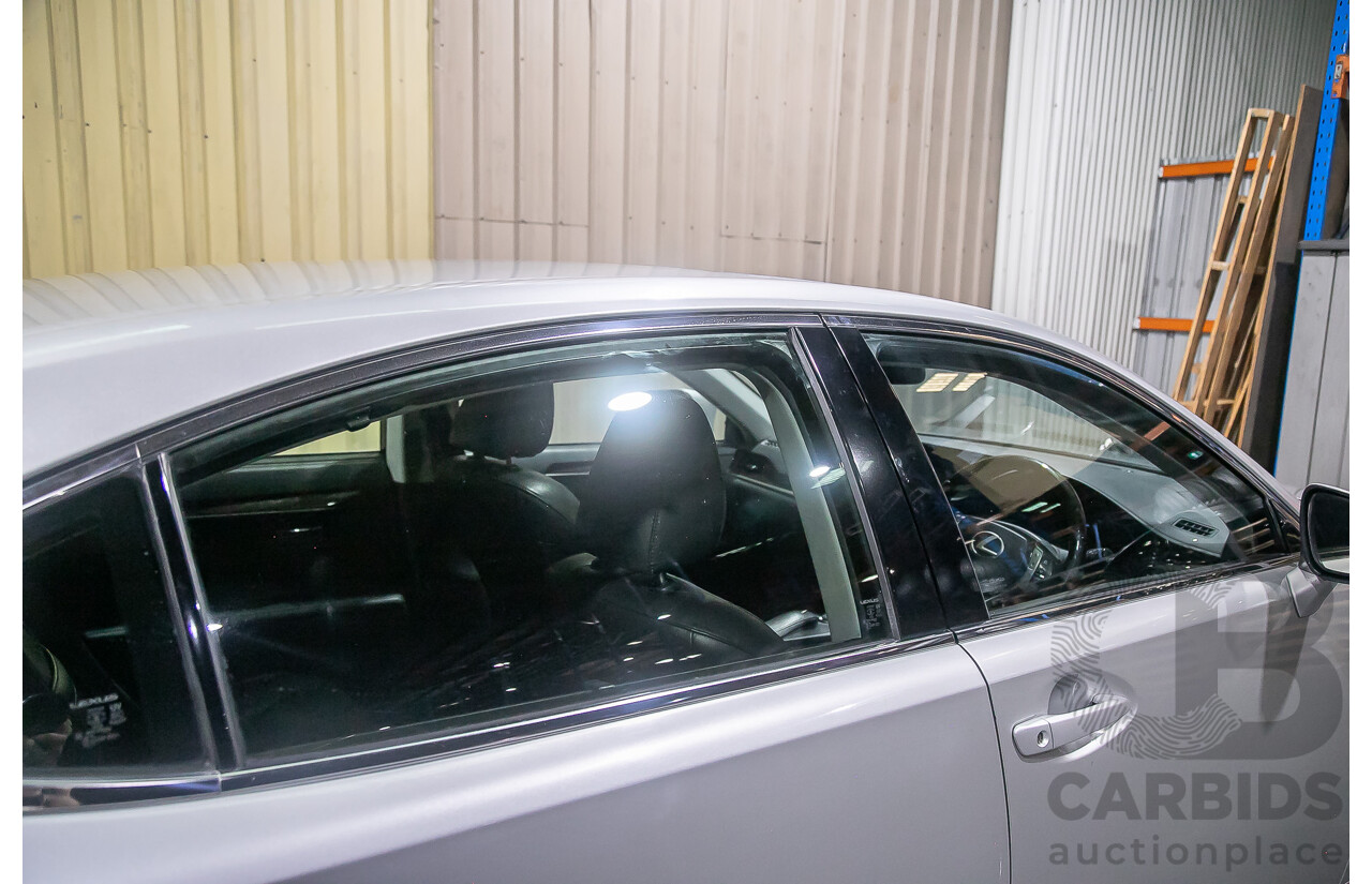 11/2013 Lexus Es300h Sports Luxury AVV60R 4d Sedan Metallic Silver 2.5L - Hybrid