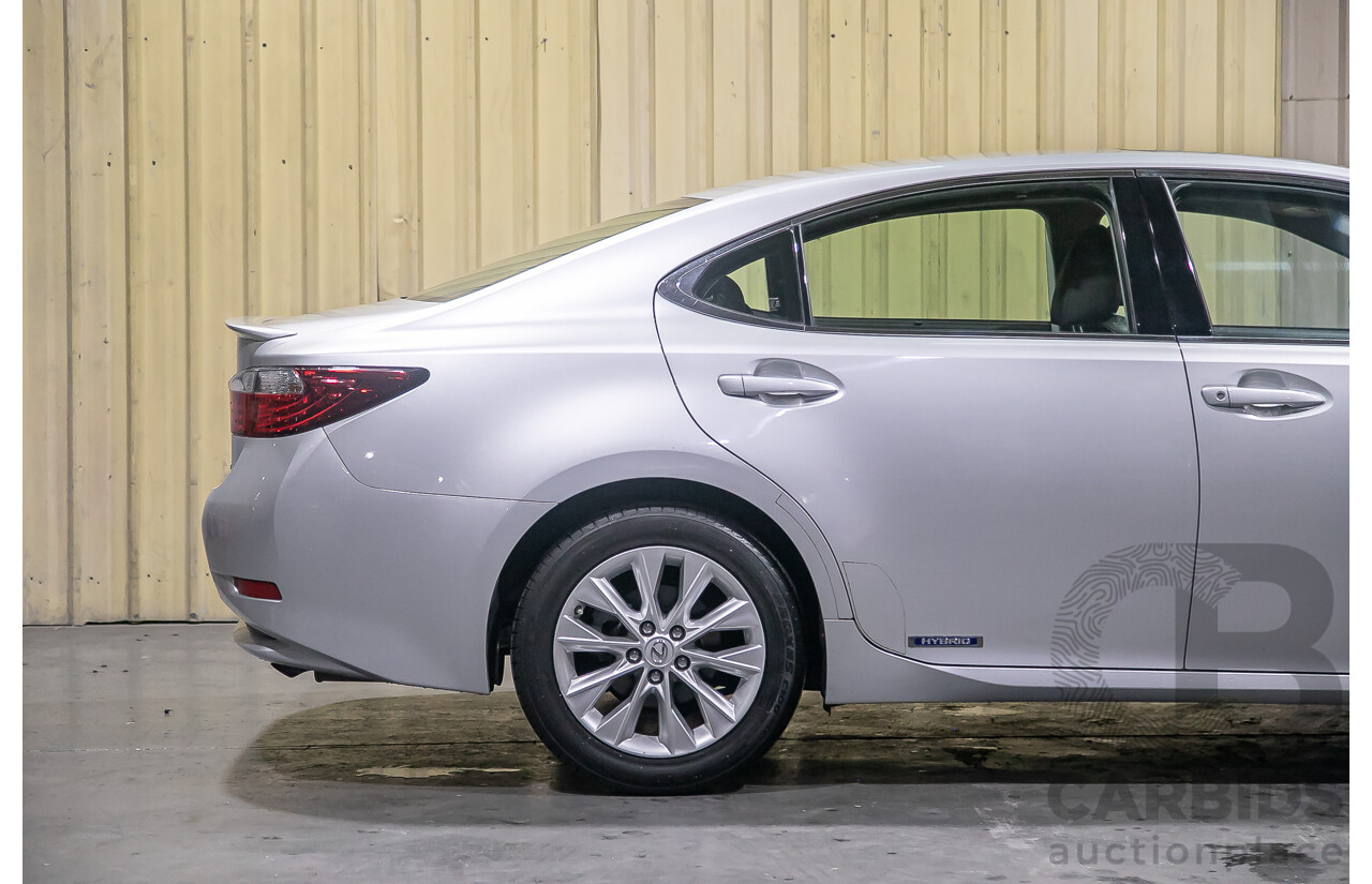 11/2013 Lexus Es300h Sports Luxury AVV60R 4d Sedan Metallic Silver 2.5L - Hybrid