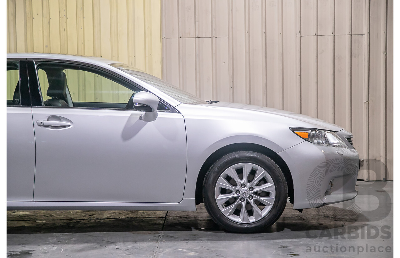 11/2013 Lexus Es300h Sports Luxury AVV60R 4d Sedan Metallic Silver 2.5L - Hybrid
