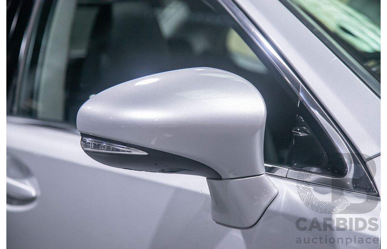 11/2013 Lexus Es300h Sports Luxury AVV60R 4d Sedan Metallic Silver 2.5L - Hybrid