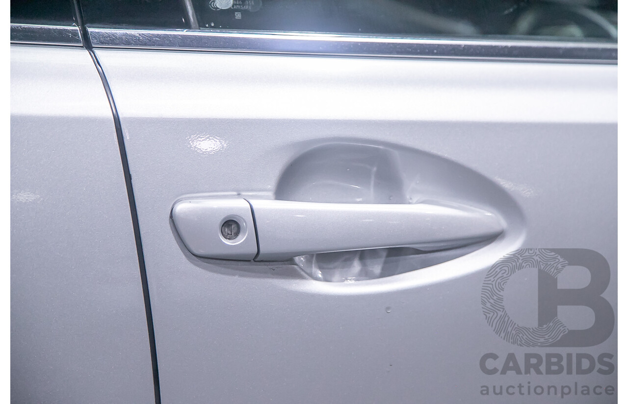 11/2013 Lexus Es300h Sports Luxury AVV60R 4d Sedan Metallic Silver 2.5L - Hybrid