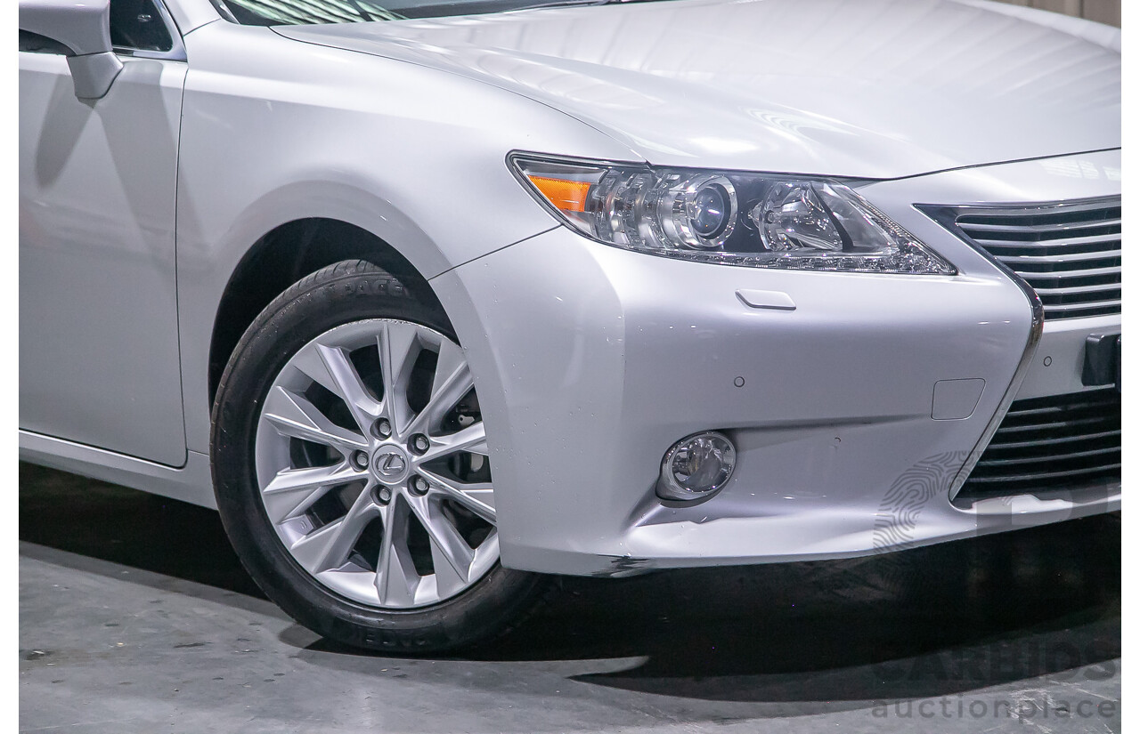 11/2013 Lexus Es300h Sports Luxury AVV60R 4d Sedan Metallic Silver 2.5L - Hybrid