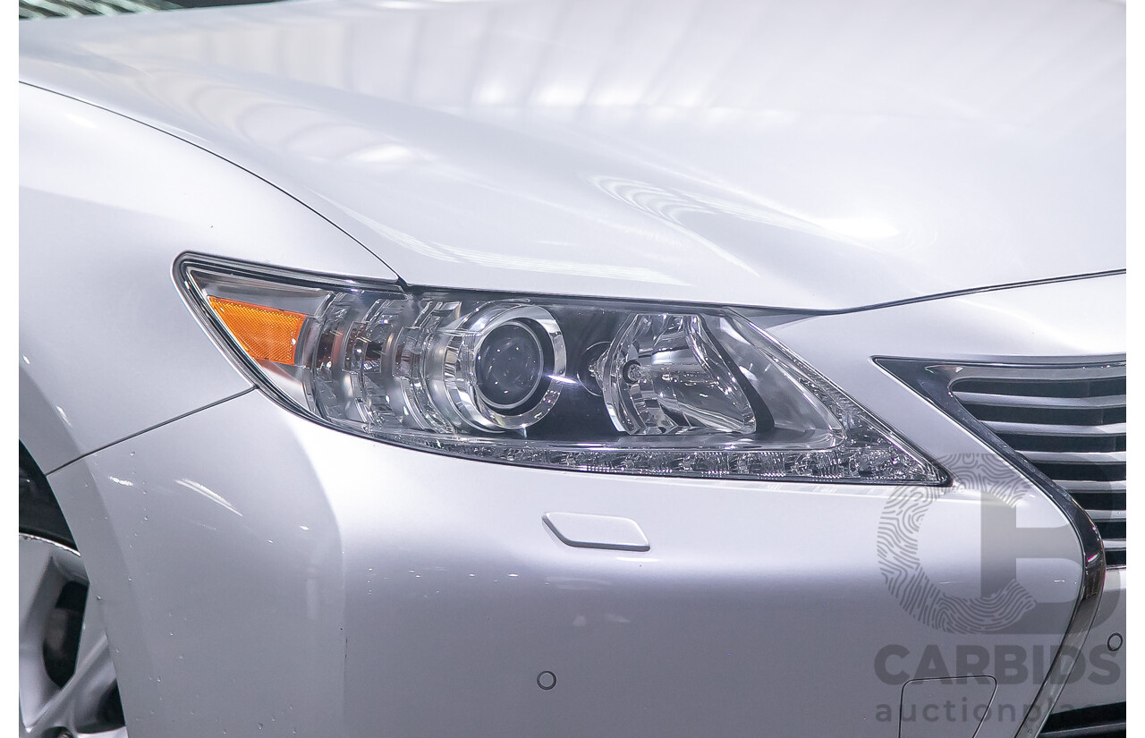 11/2013 Lexus Es300h Sports Luxury AVV60R 4d Sedan Metallic Silver 2.5L - Hybrid