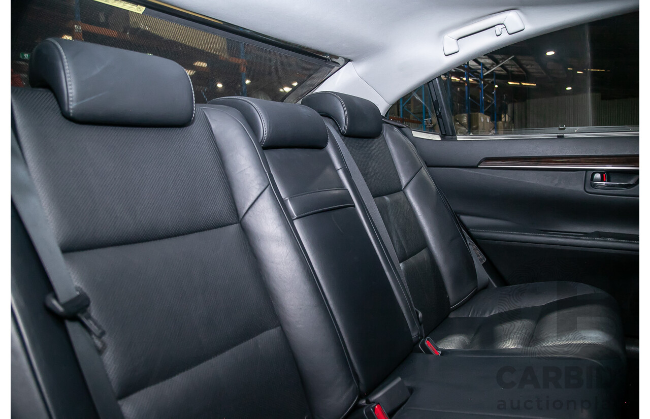 11/2013 Lexus Es300h Sports Luxury AVV60R 4d Sedan Metallic Silver 2.5L - Hybrid