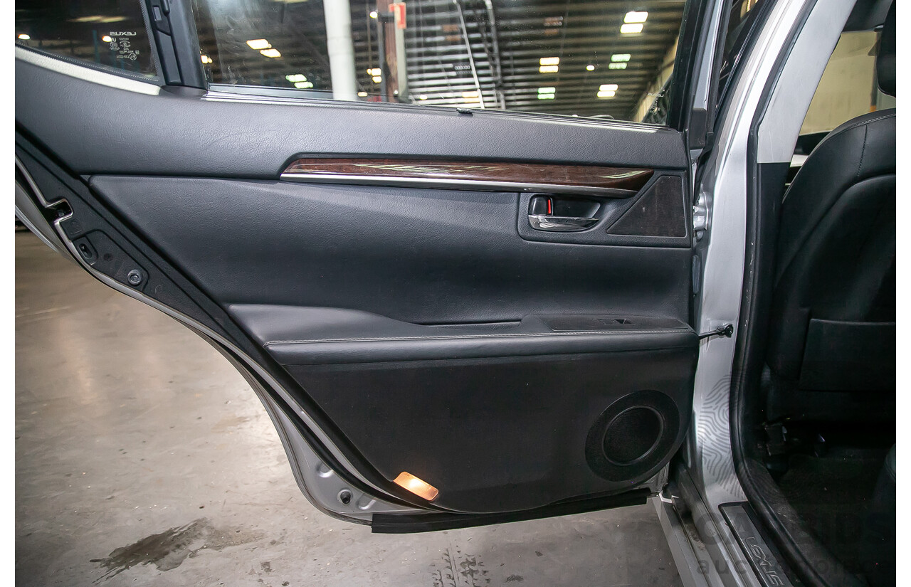 11/2013 Lexus Es300h Sports Luxury AVV60R 4d Sedan Metallic Silver 2.5L - Hybrid