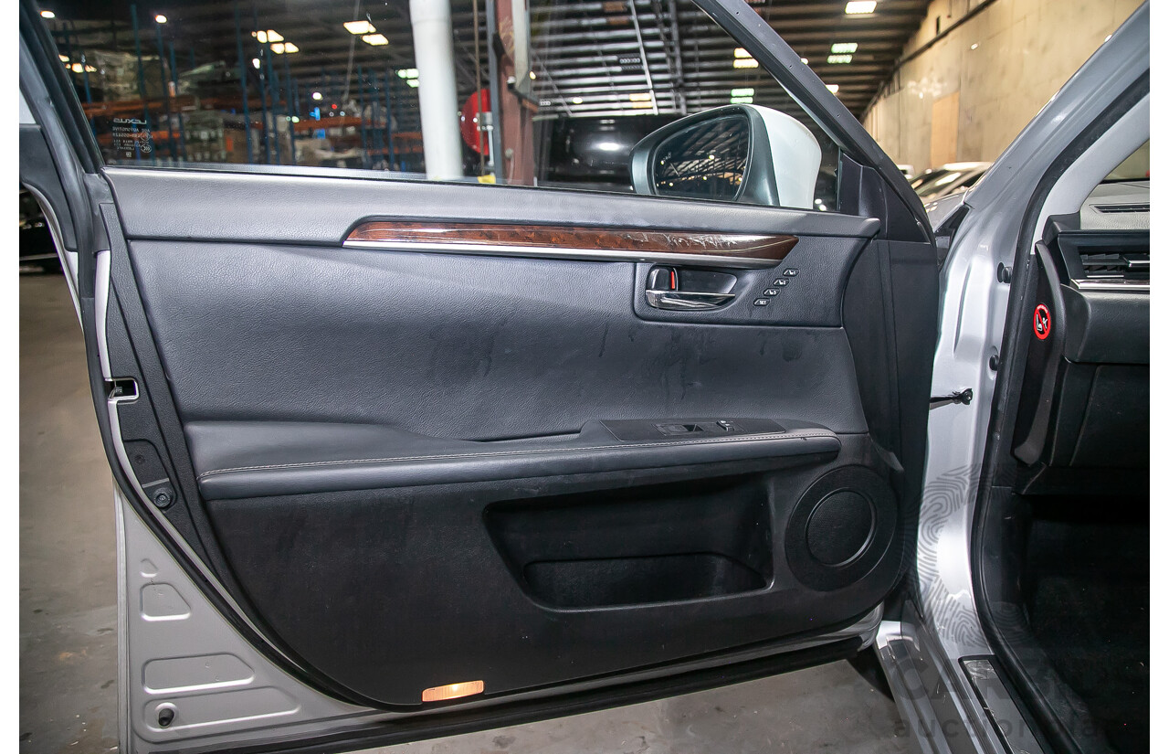 11/2013 Lexus Es300h Sports Luxury AVV60R 4d Sedan Metallic Silver 2.5L - Hybrid