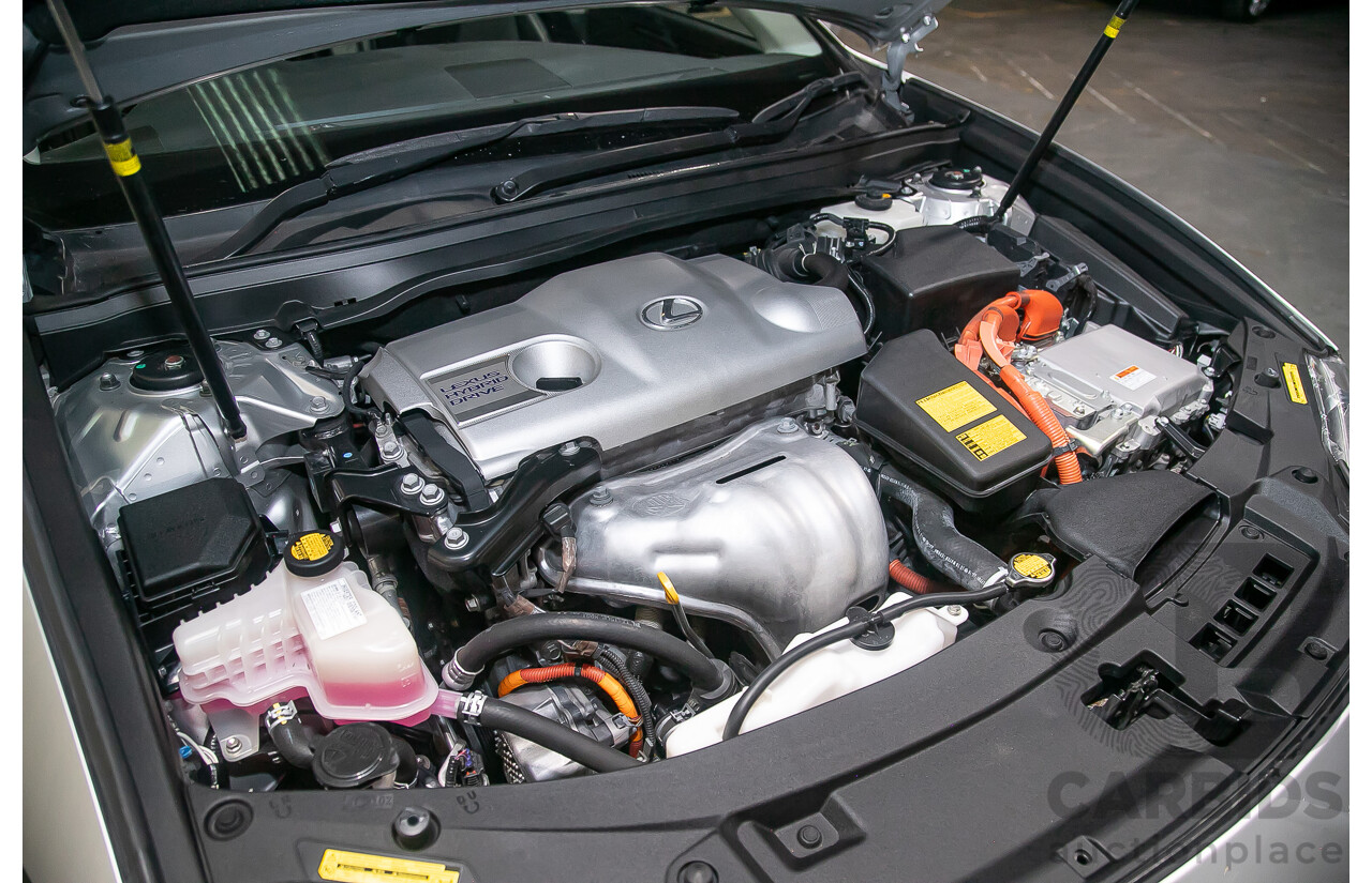 11/2013 Lexus Es300h Sports Luxury AVV60R 4d Sedan Metallic Silver 2.5L - Hybrid