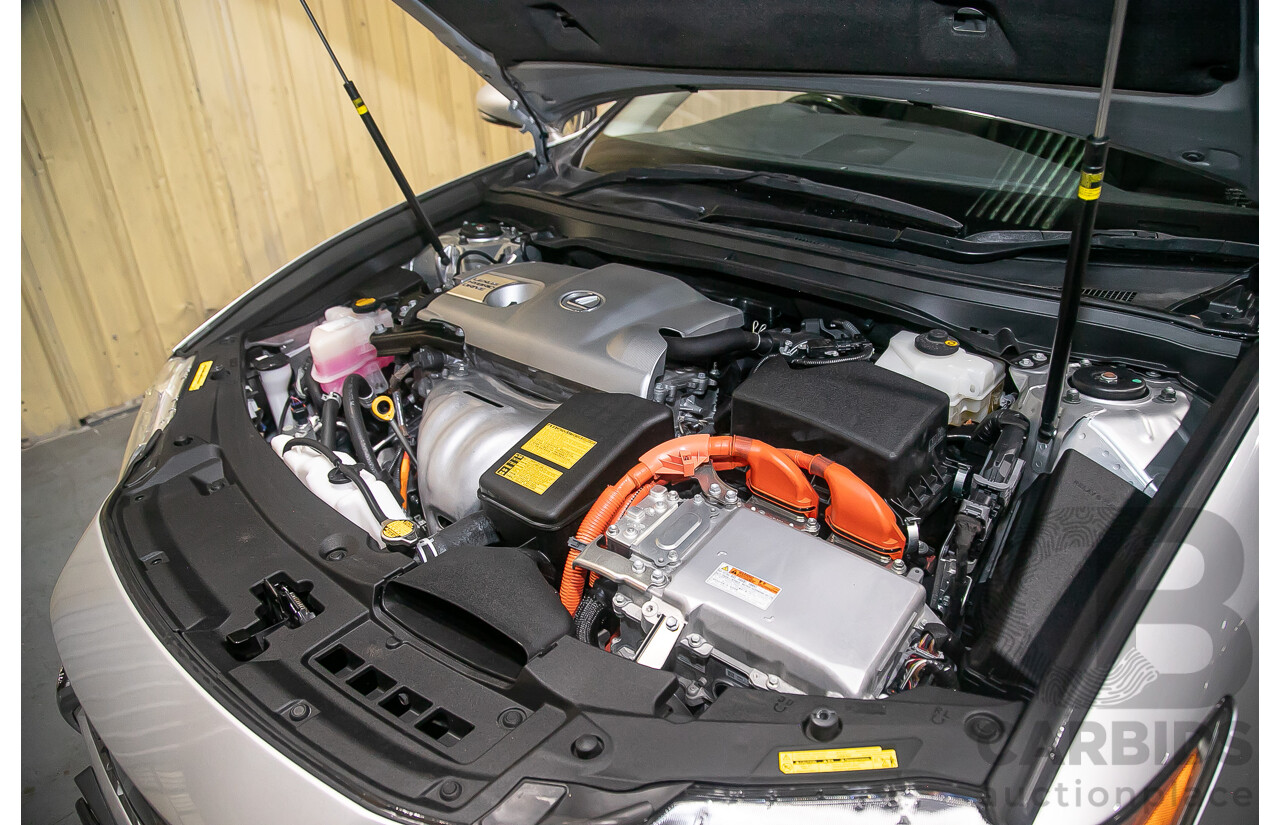 11/2013 Lexus Es300h Sports Luxury AVV60R 4d Sedan Metallic Silver 2.5L - Hybrid