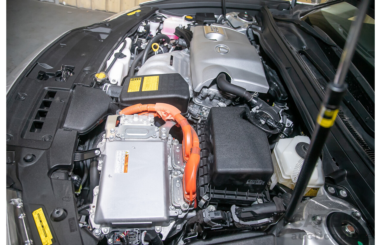 11/2013 Lexus Es300h Sports Luxury AVV60R 4d Sedan Metallic Silver 2.5L - Hybrid