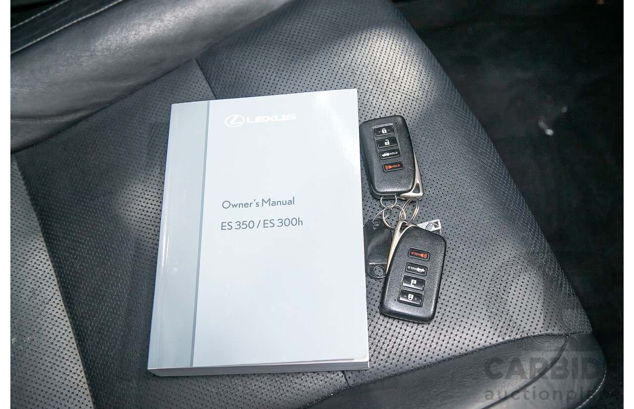 11/2013 Lexus Es300h Sports Luxury AVV60R 4d Sedan Metallic Silver 2.5L - Hybrid