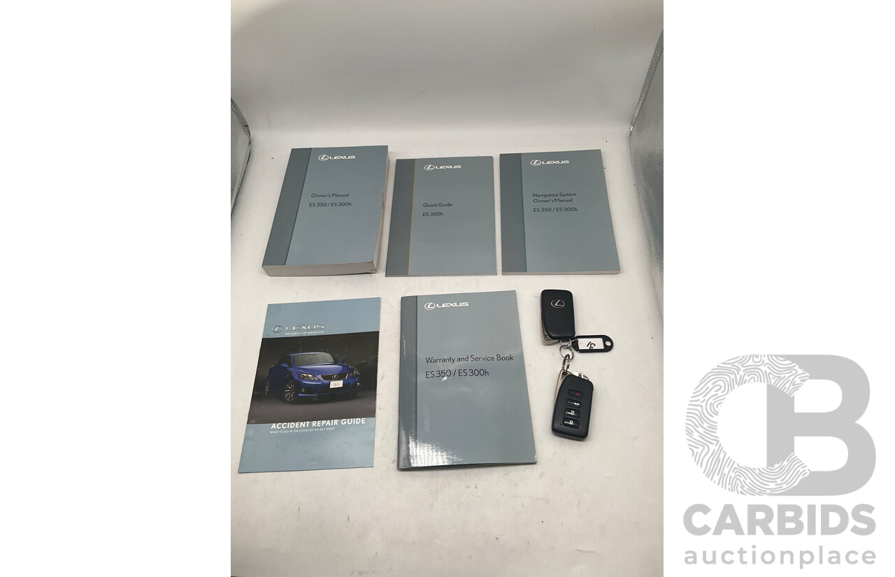 11/2013 Lexus Es300h Sports Luxury AVV60R 4d Sedan Metallic Silver 2.5L - Hybrid