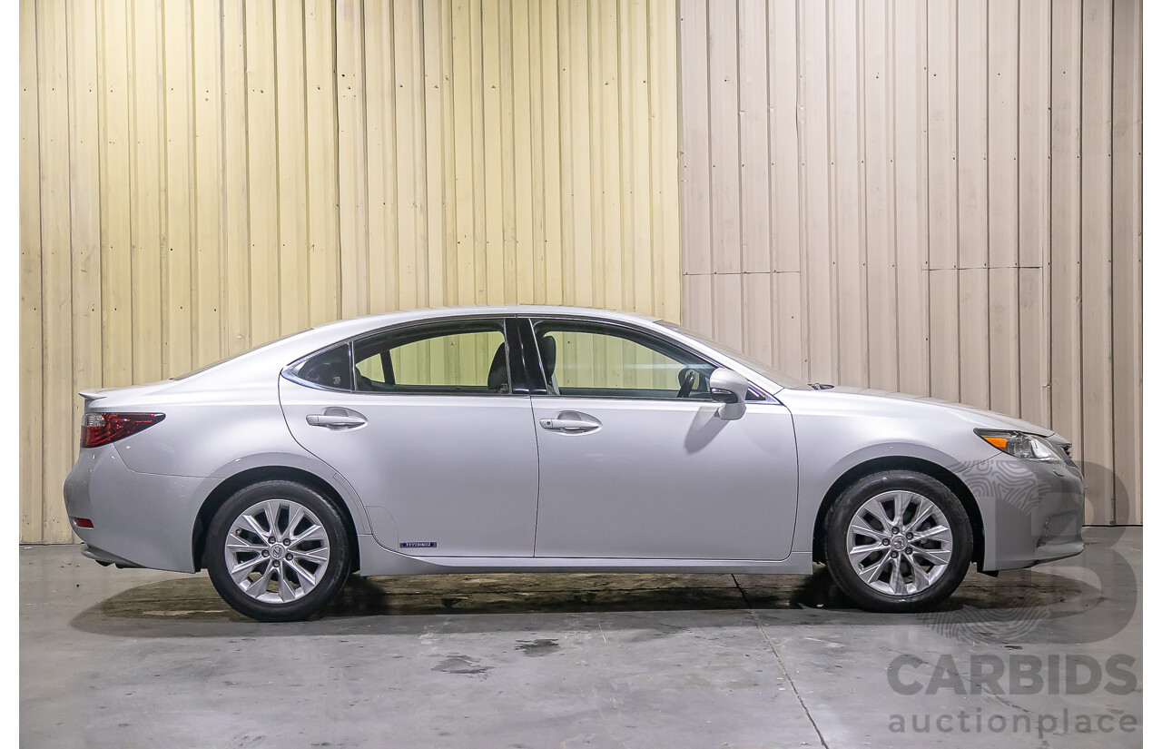 11/2013 Lexus Es300h Sports Luxury AVV60R 4d Sedan Metallic Silver 2.5L - Hybrid