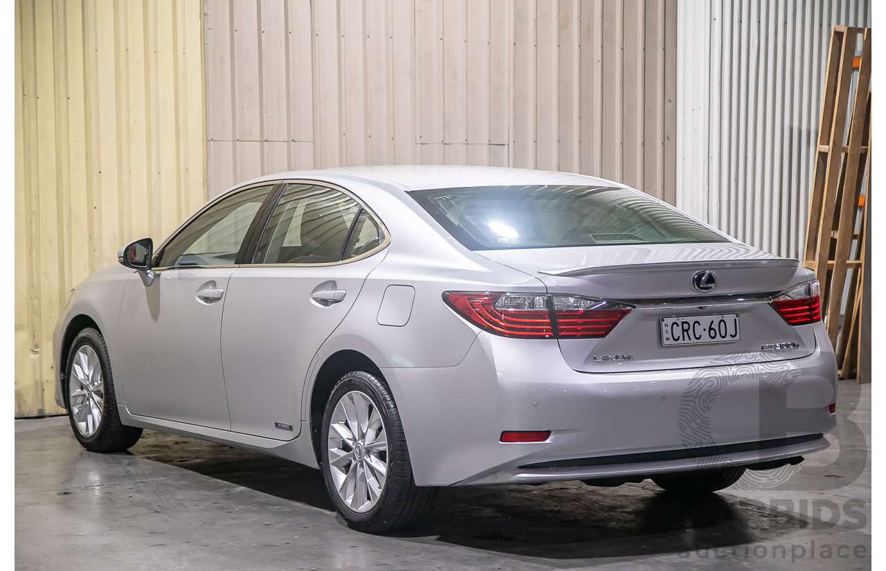 11/2013 Lexus Es300h Sports Luxury AVV60R 4d Sedan Metallic Silver 2.5L - Hybrid