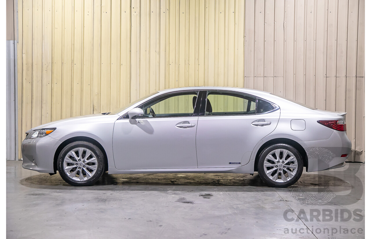 11/2013 Lexus Es300h Sports Luxury AVV60R 4d Sedan Metallic Silver 2.5L - Hybrid