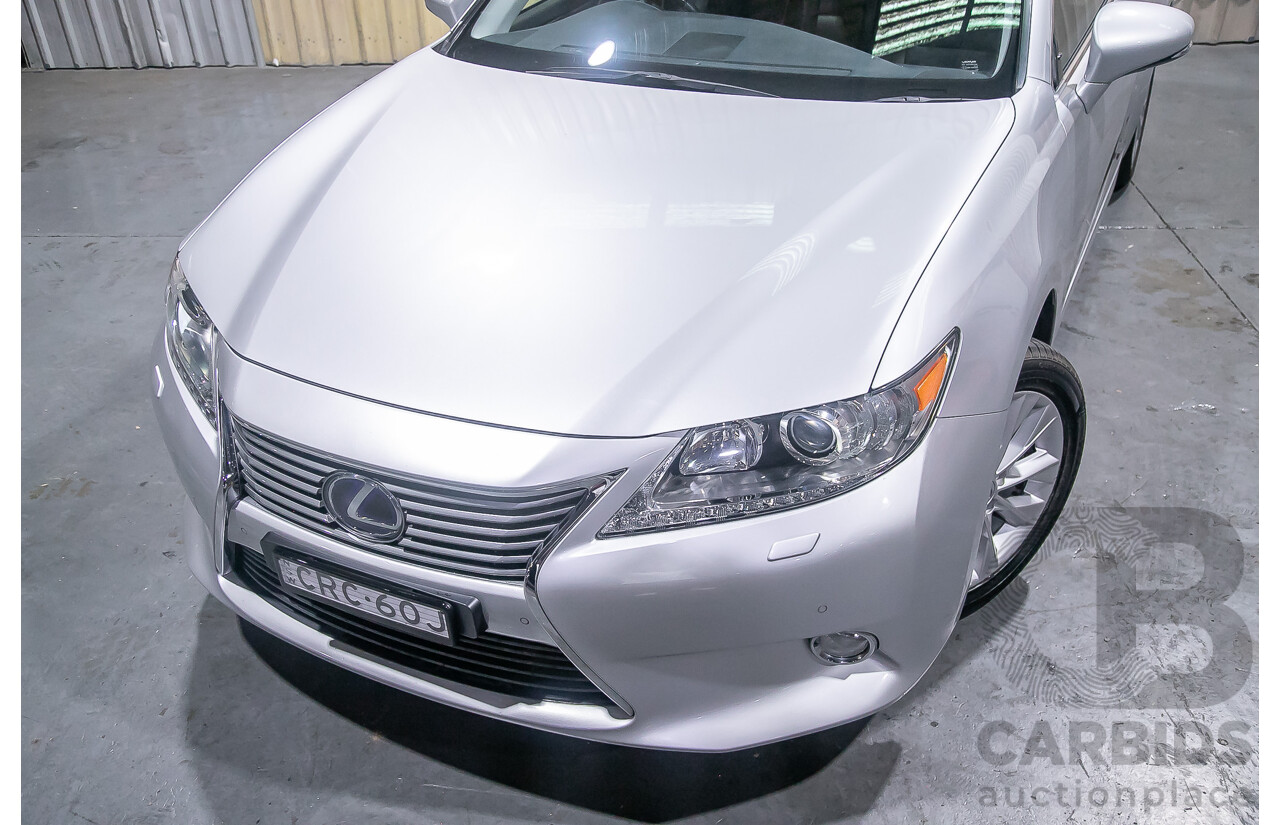 11/2013 Lexus Es300h Sports Luxury AVV60R 4d Sedan Metallic Silver 2.5L - Hybrid