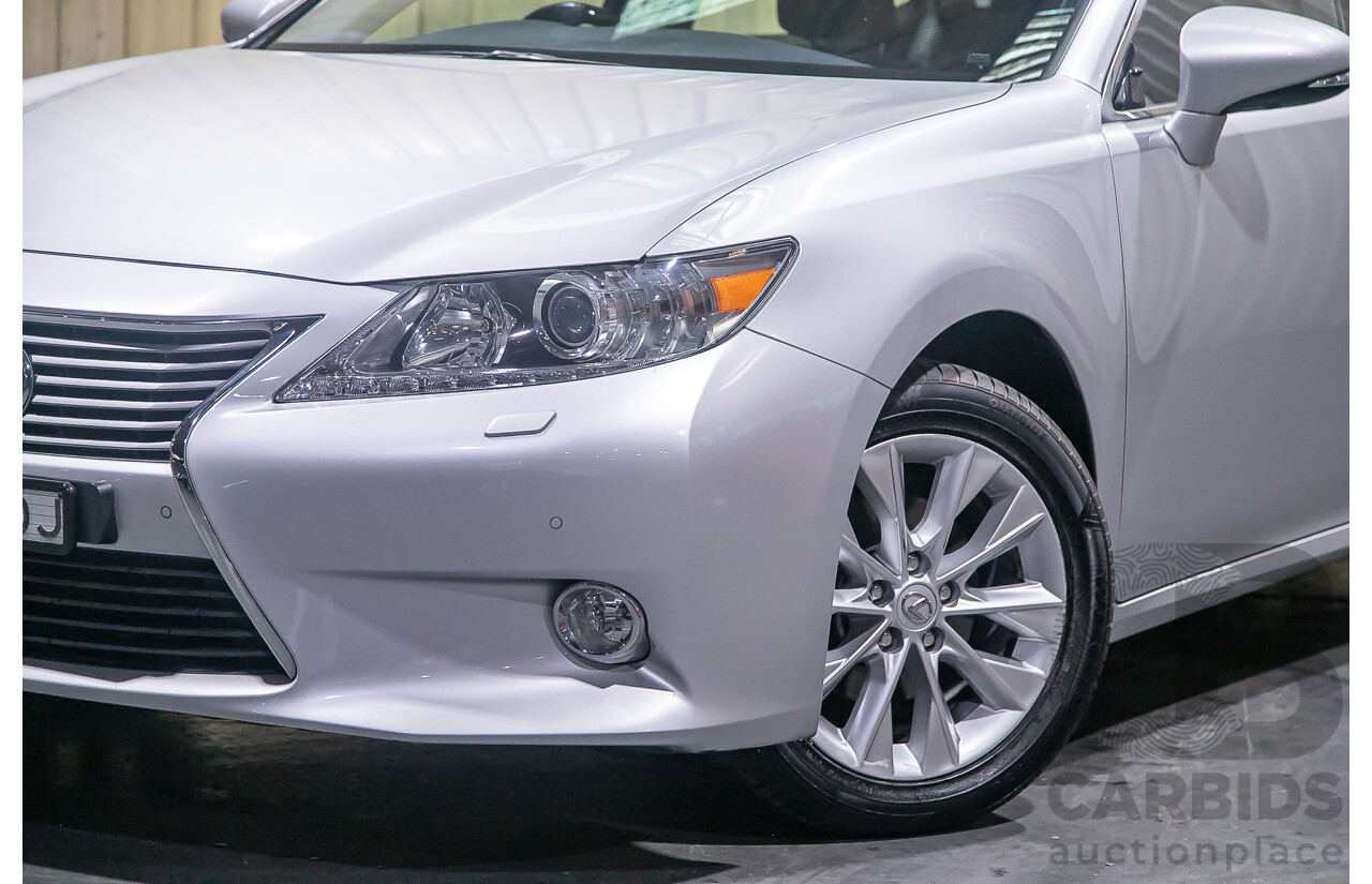 11/2013 Lexus Es300h Sports Luxury AVV60R 4d Sedan Metallic Silver 2.5L - Hybrid
