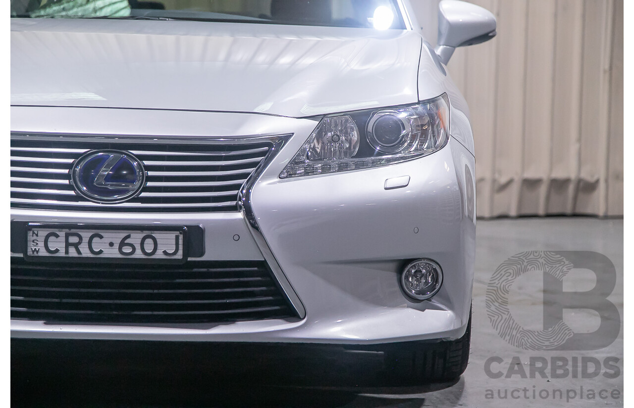 11/2013 Lexus Es300h Sports Luxury AVV60R 4d Sedan Metallic Silver 2.5L - Hybrid