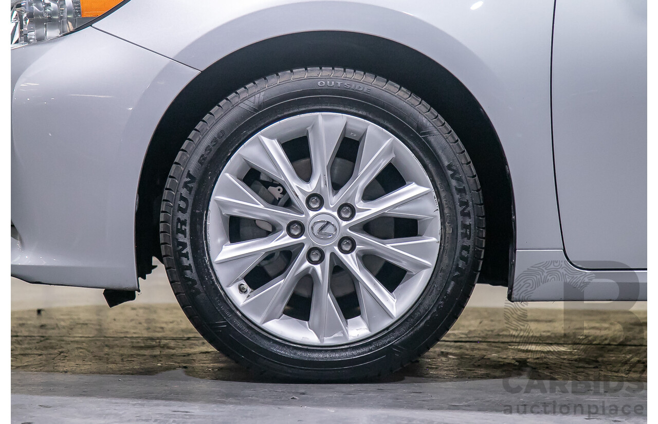 11/2013 Lexus Es300h Sports Luxury AVV60R 4d Sedan Metallic Silver 2.5L - Hybrid