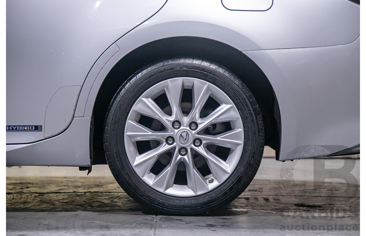 11/2013 Lexus Es300h Sports Luxury AVV60R 4d Sedan Metallic Silver 2.5L - Hybrid