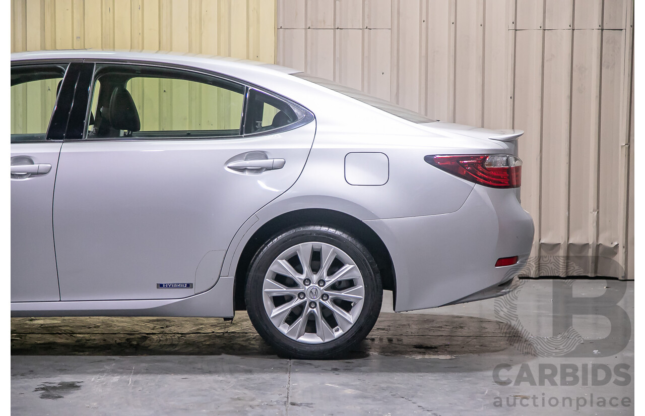 11/2013 Lexus Es300h Sports Luxury AVV60R 4d Sedan Metallic Silver 2.5L - Hybrid