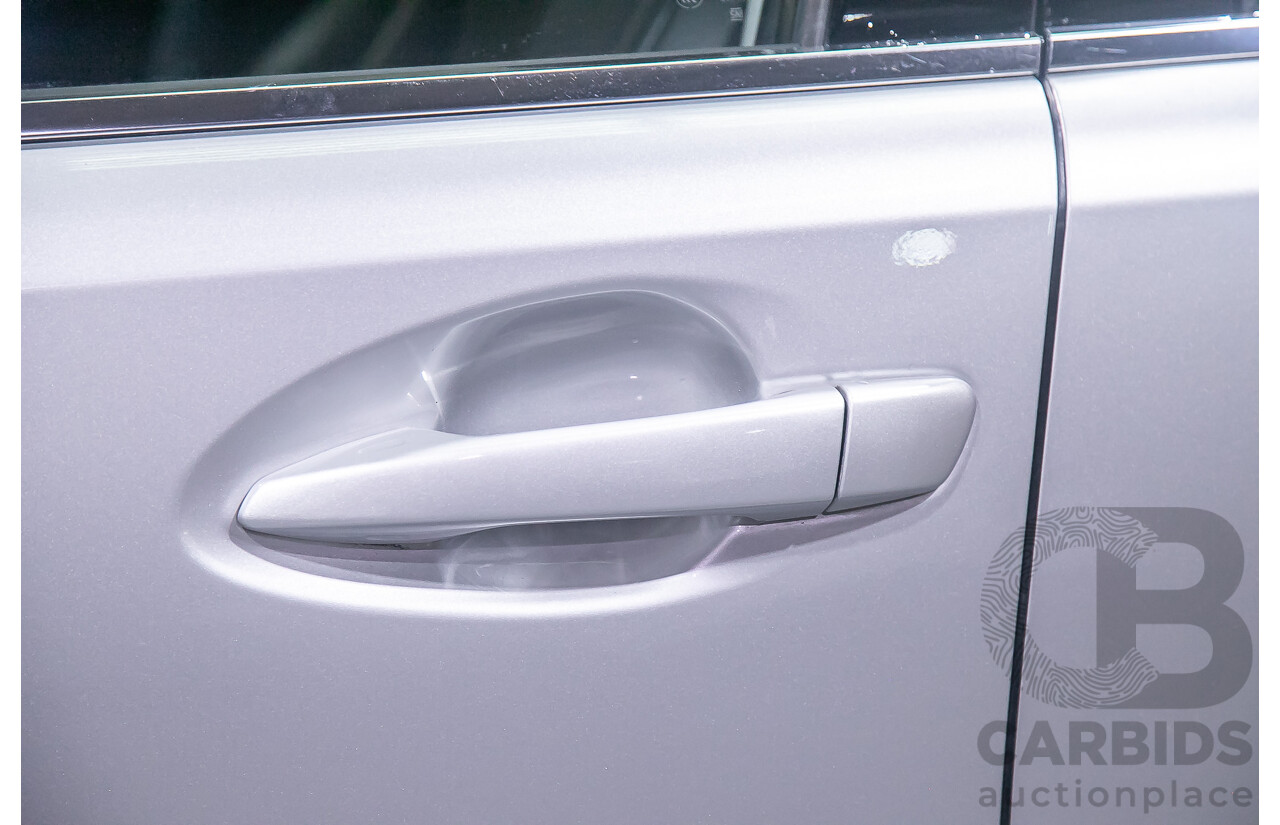 11/2013 Lexus Es300h Sports Luxury AVV60R 4d Sedan Metallic Silver 2.5L - Hybrid