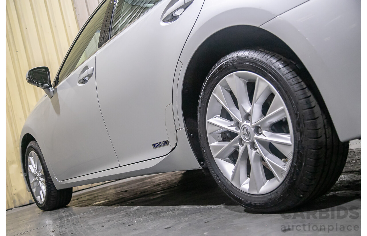 11/2013 Lexus Es300h Sports Luxury AVV60R 4d Sedan Metallic Silver 2.5L - Hybrid