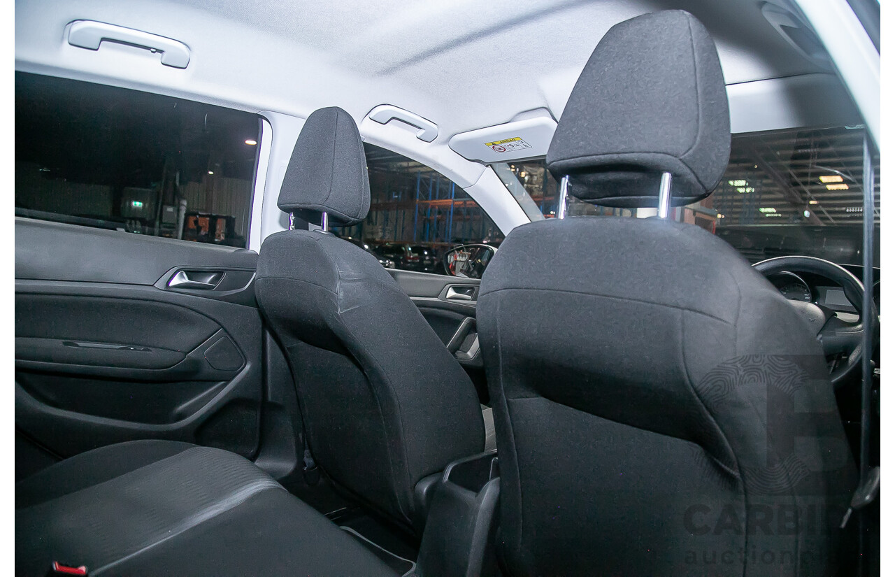 10/2014 Peugeot 308 Access T9 5d Hatchback White Turbo 1.2L