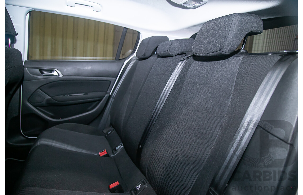 10/2014 Peugeot 308 Access T9 5d Hatchback White Turbo 1.2L