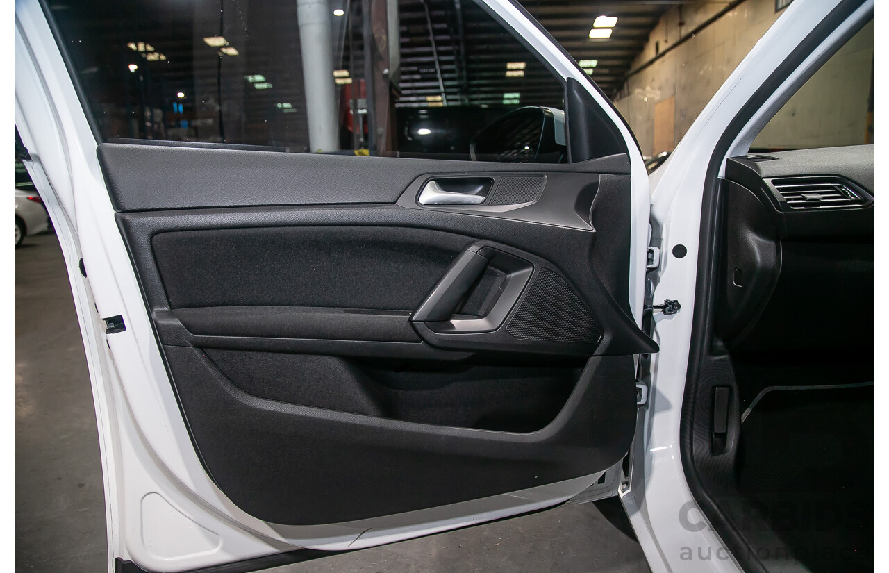 10/2014 Peugeot 308 Access T9 5d Hatchback White Turbo 1.2L