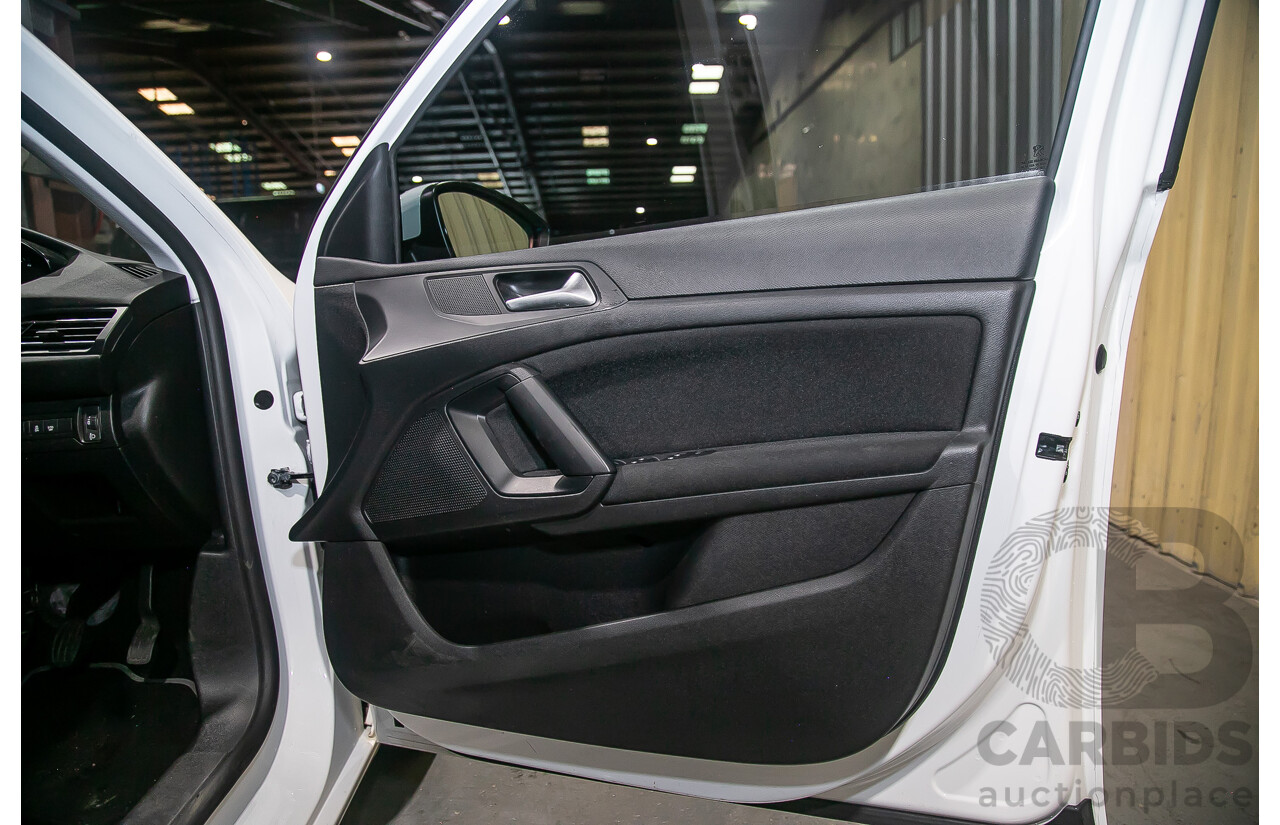 10/2014 Peugeot 308 Access T9 5d Hatchback White Turbo 1.2L
