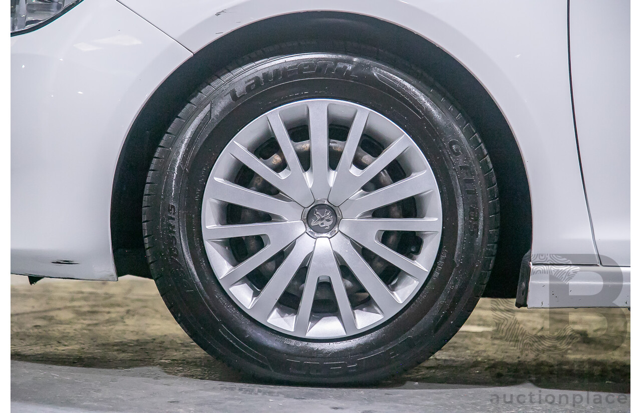 10/2014 Peugeot 308 Access T9 5d Hatchback White Turbo 1.2L