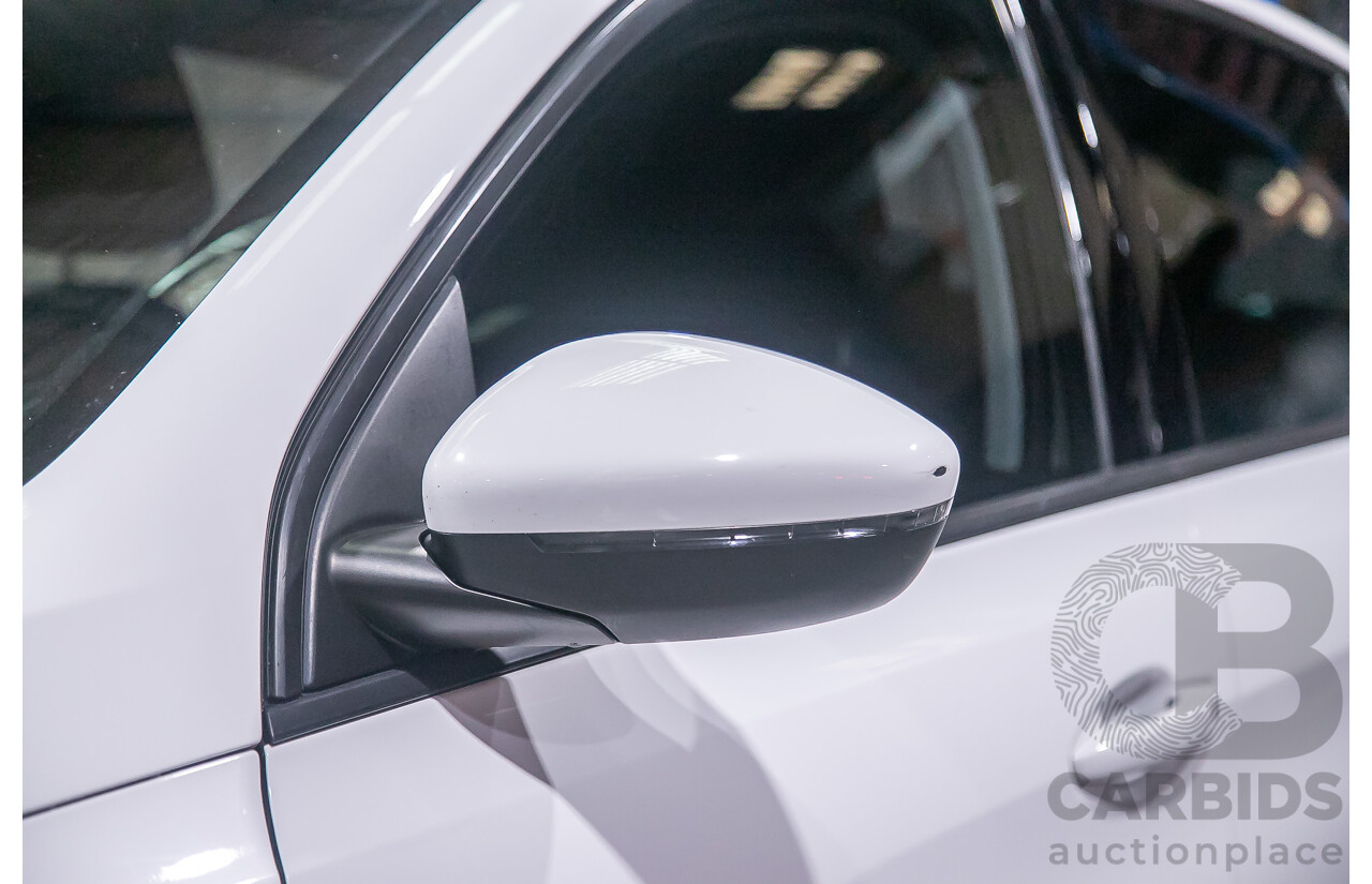 10/2014 Peugeot 308 Access T9 5d Hatchback White Turbo 1.2L