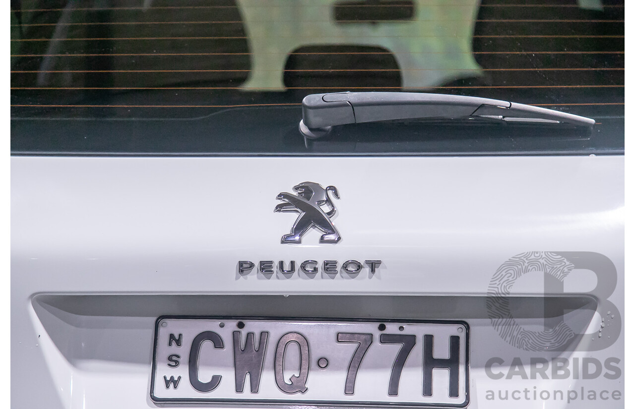10/2014 Peugeot 308 Access T9 5d Hatchback White Turbo 1.2L