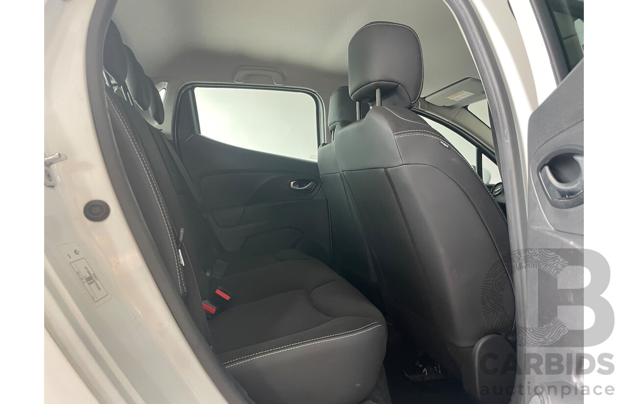 01/17 Renault Clio EXPRESSION FWD X98 5D Hatchback White 1.2L