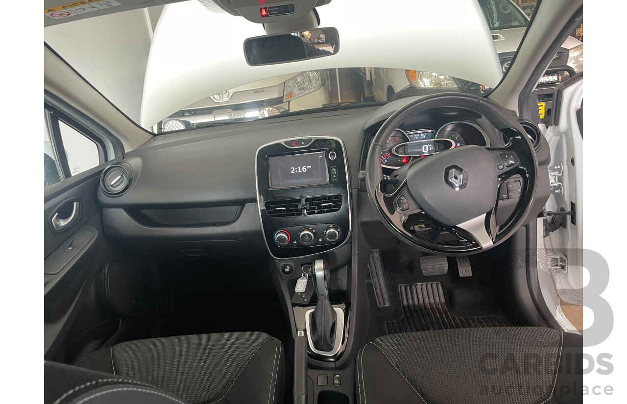 01/17 Renault Clio EXPRESSION FWD X98 5D Hatchback White 1.2L