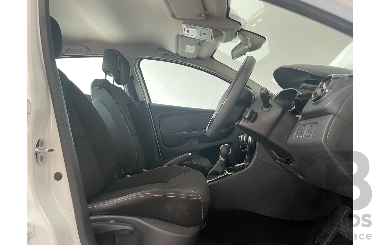 01/17 Renault Clio EXPRESSION FWD X98 5D Hatchback White 1.2L