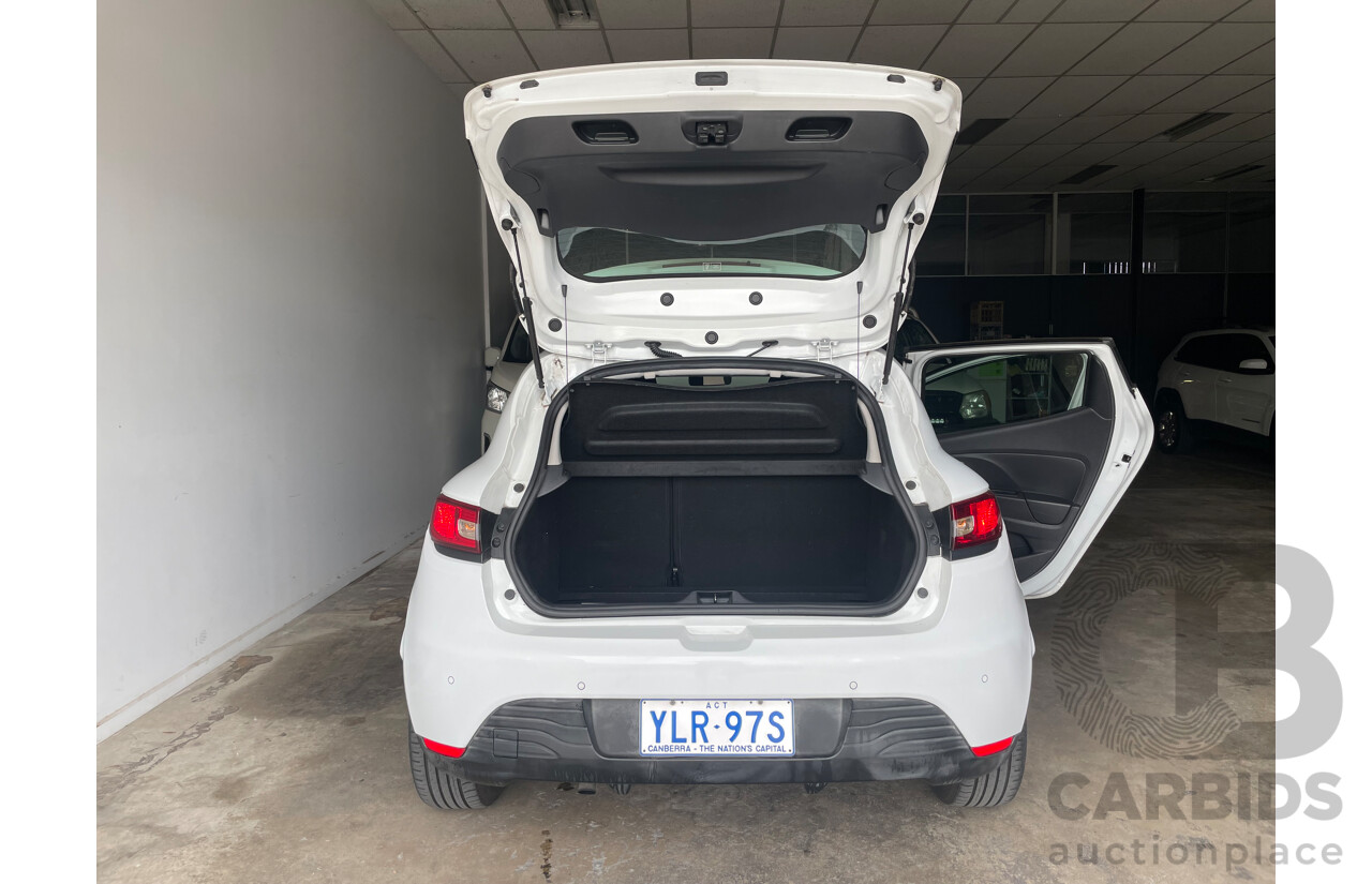 01/17 Renault Clio EXPRESSION FWD X98 5D Hatchback White 1.2L