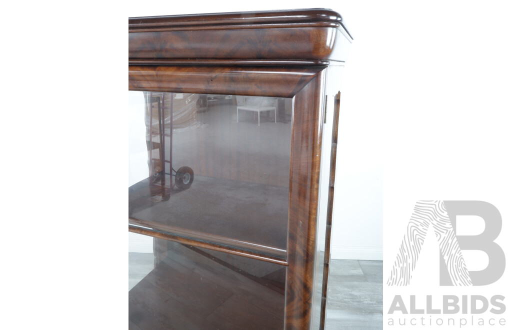 Antique Style China Display Cabinet