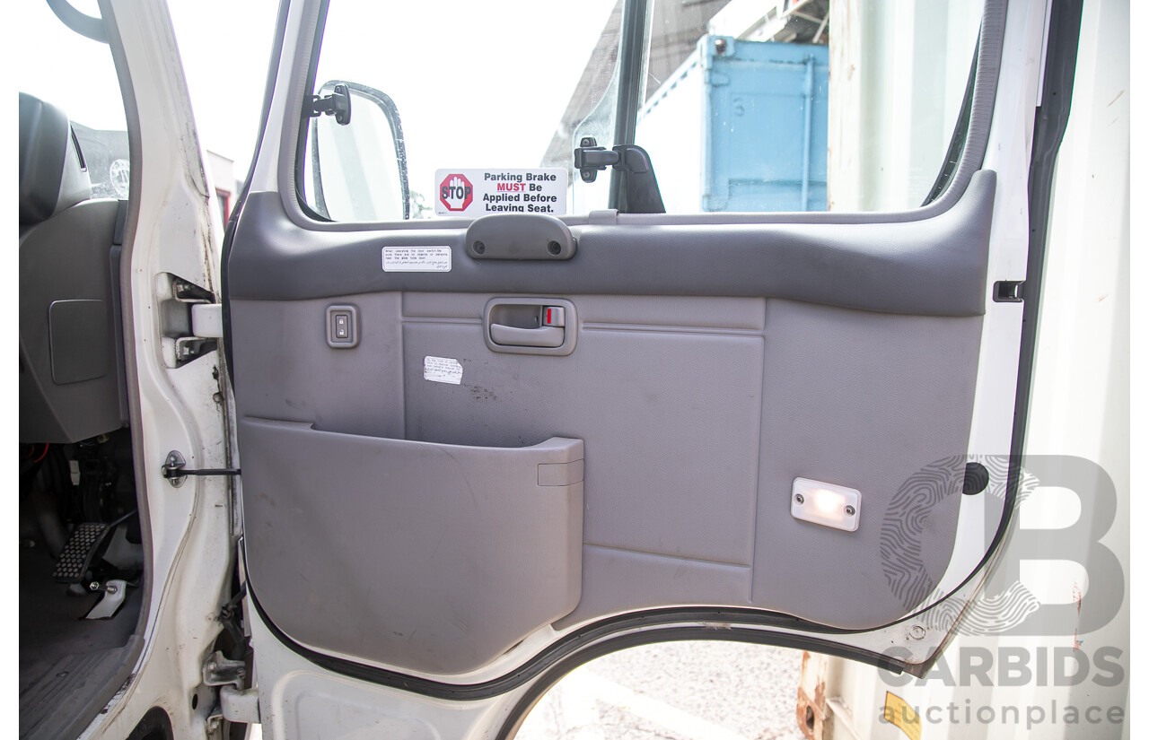 12/2011 Toyota Coaster XZB50R 21 Seater Bus White Turbo Diesel 4.0L