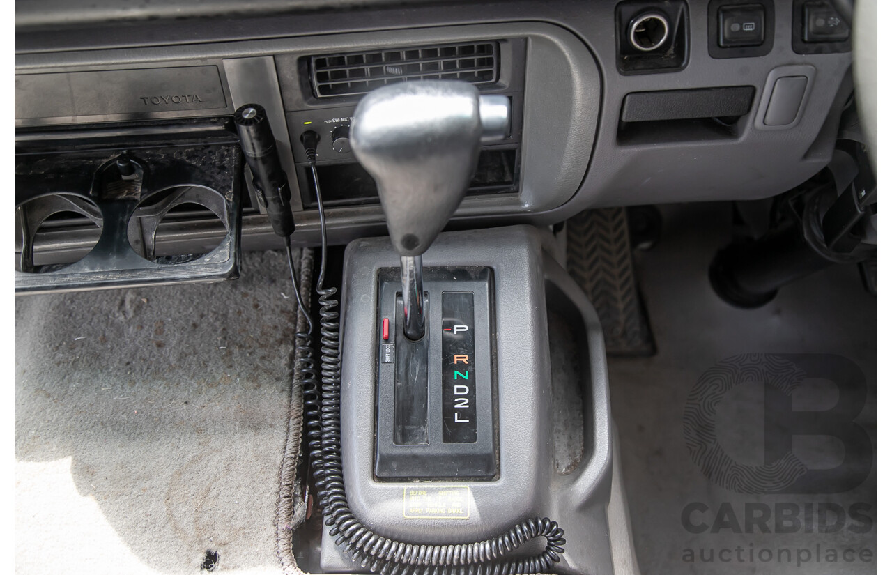 12/2011 Toyota Coaster XZB50R 21 Seater Bus White Turbo Diesel 4.0L